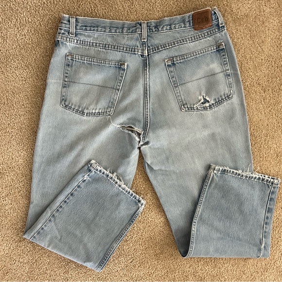 Distressed Canyon River Blues Men’s jeans size 36X29 light blue w/multiple rips. - Picture 6 of 7